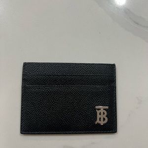 Burberry men’s card holder.